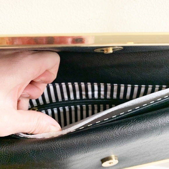 Black and white envelope handbag clutch or crossbody - Picture 6 of 11